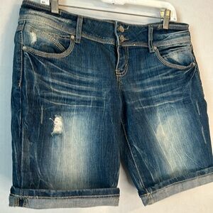 Almostt Famous Whiskered Distressed Cuffed Rhinestone Pocket Shorts Sz 13